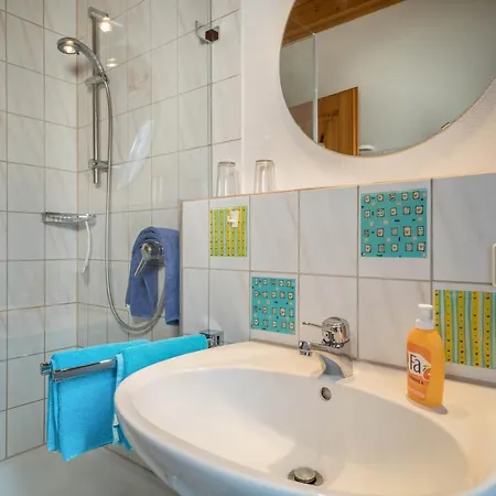 Laile Apartment *
